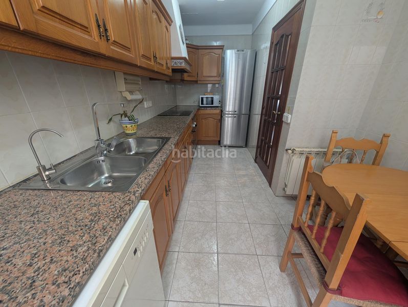 Foto 8d19a6a2-04e1-4d35-ac86-a6d413663383. House with parking in Alcanar