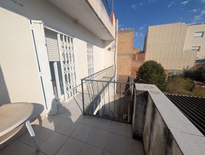 Foto b7217584-2b1a-4838-9d0b-bf3ab3a3da34. House with parking in Alcanar