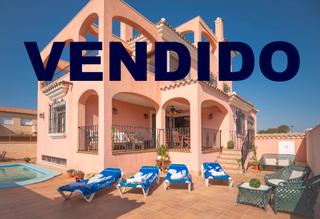 Casa a Vandellòs i l´Hospitalet de l´Infant. Espectacular casa delante del mar - playa del arenal