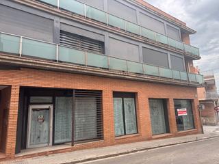 Locale commerciale in Col·legis Nous