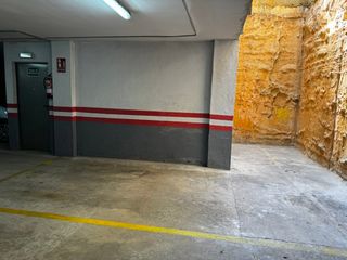 Parking coche en Estació de França. Plaza apracamiento doble  en el centro de mollet del valles