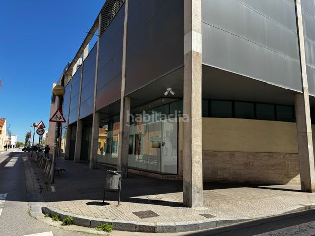 Foto e2e1b801-e480-4111-9082-3d101a017767. Aparcament cotxe a Estació de França Mollet del Vallès