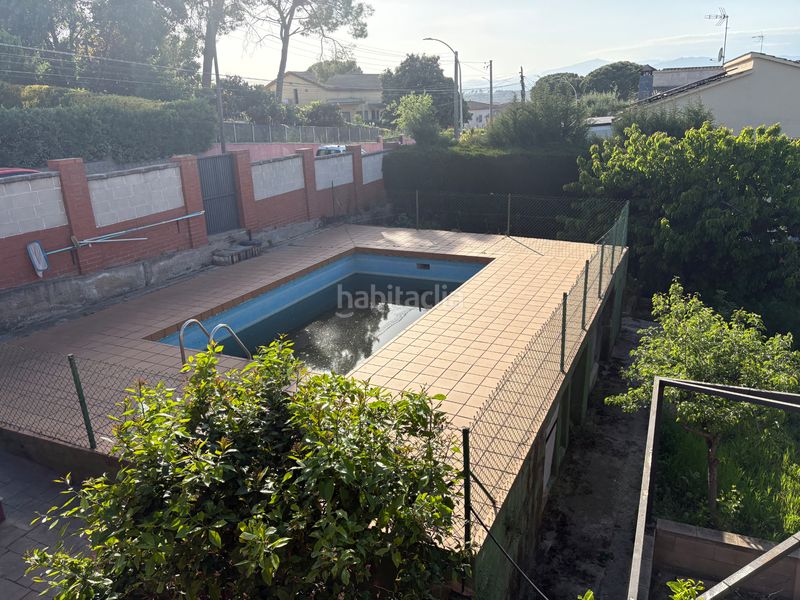 Foto b617af2a-9b1e-4d79-afa5-35045100f362. Casa amb xemeneia calefacció aparcament piscina a Lliçà de Vall