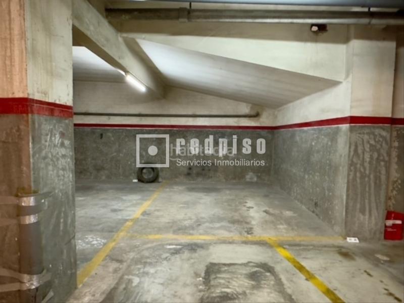 Foto 8f786e5c-2326-45a9-85fe-d5ad13e3eb40. Parking coche calle provença, con posibilidad de convertirlo en trastero. en Barcelona