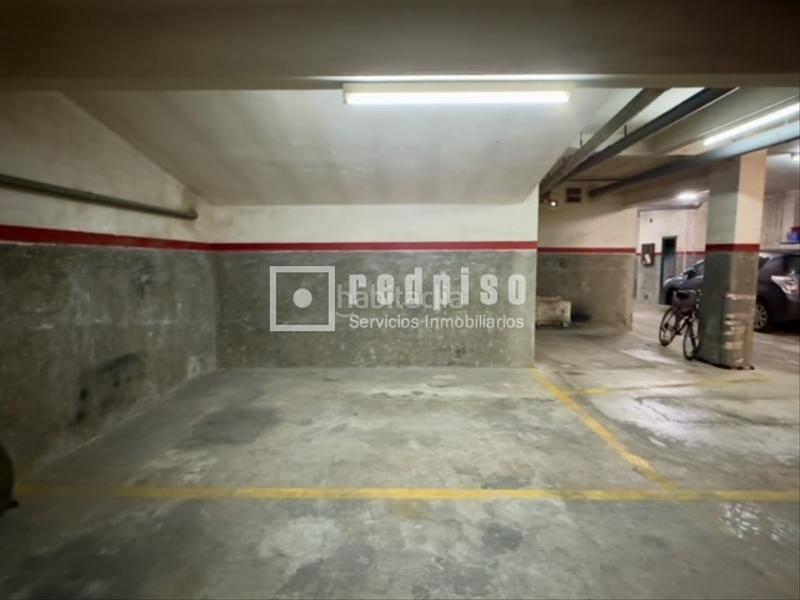 Foto d3d4e5da-2df3-4acf-b024-513ea4af927a. Parking coche calle provença, con posibilidad de convertirlo en trastero. en Barcelona