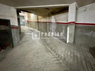 Parking coche en El Camp de l´Arpa del Clot
