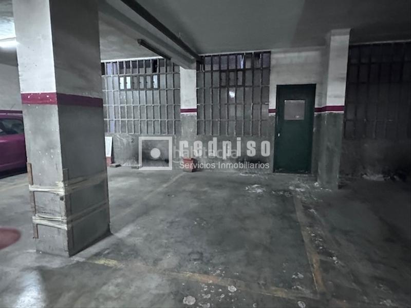 Foto 594084f6-e69d-4c00-9169-9461df3b2a18. Parking voiture dans El Camp de l´Arpa del Clot Barcelona