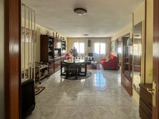 Pis a Valls. Se venden dos pisos exteriores en la misma finca.