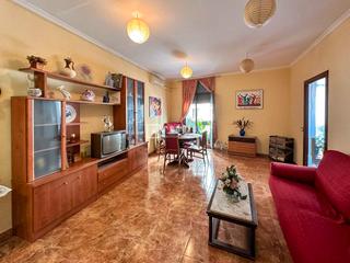Flat in Valls. Se venden dos pisos exteriores en la misma finca.