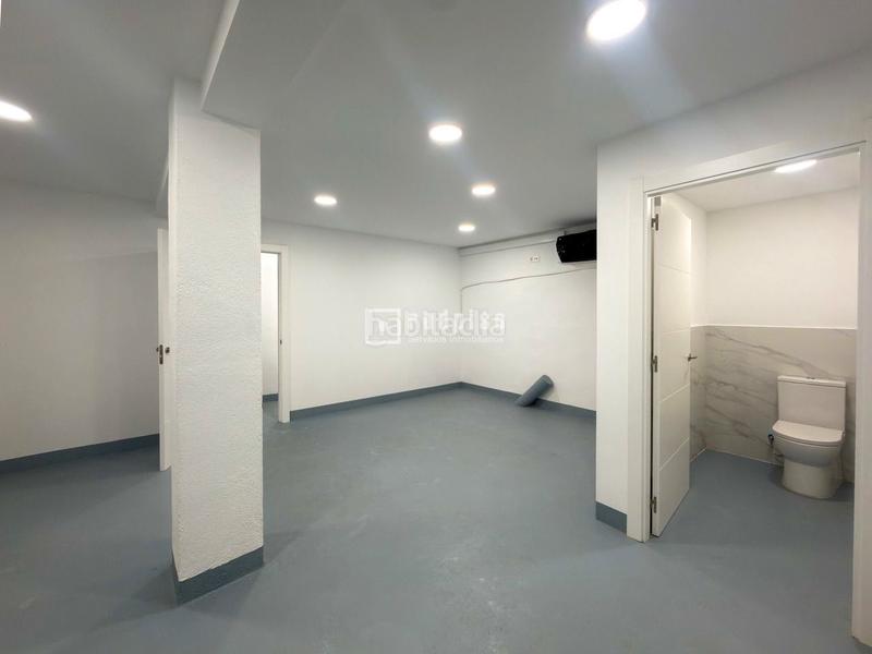 Foto 54e1c24b-d1ea-41b6-8e3e-c2f655210160. Local comercial a Carmel Barcelona