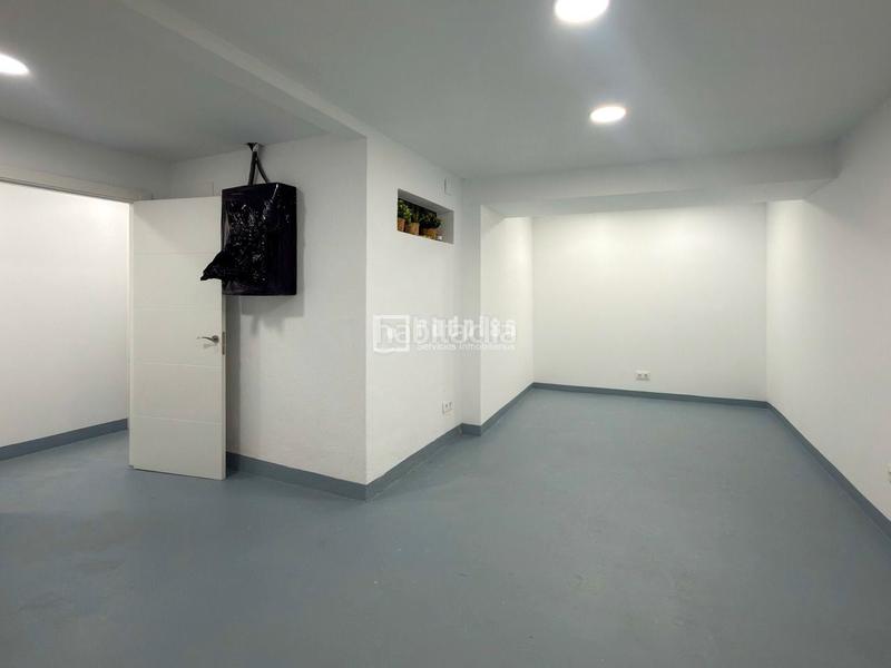 Foto 79686b5e-95fb-480f-b7bc-fdff8e087c75. Local comercial a Carmel Barcelona