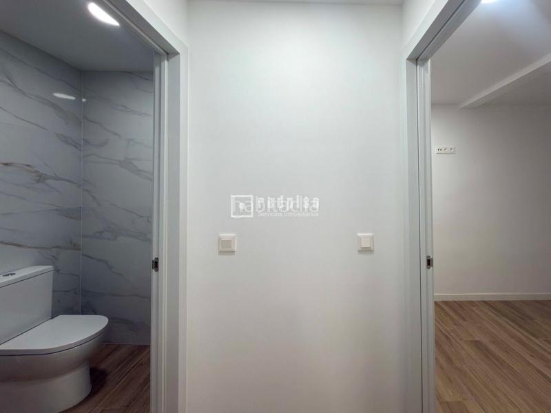 Foto b2d937f3-bc05-44bf-9592-d495bff07a30. Local comercial a Carmel Barcelona