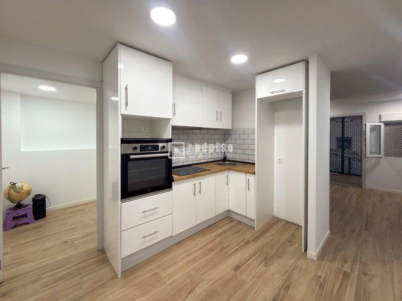 Foto be4ab79f-b0bc-4990-ac78-f65dec941d4d. Local comercial a Carmel Barcelona