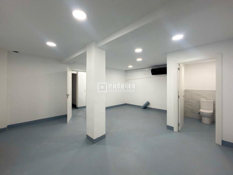 Foto cd2dd163-443c-4695-8363-f0d10bc380e6. Local comercial a Carmel Barcelona