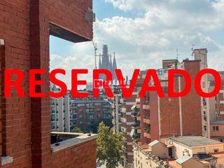 Pis a El Camp de l´Arpa del Clot. Piso luminoso de 4 habitaciones con vistas a la sagrada familia