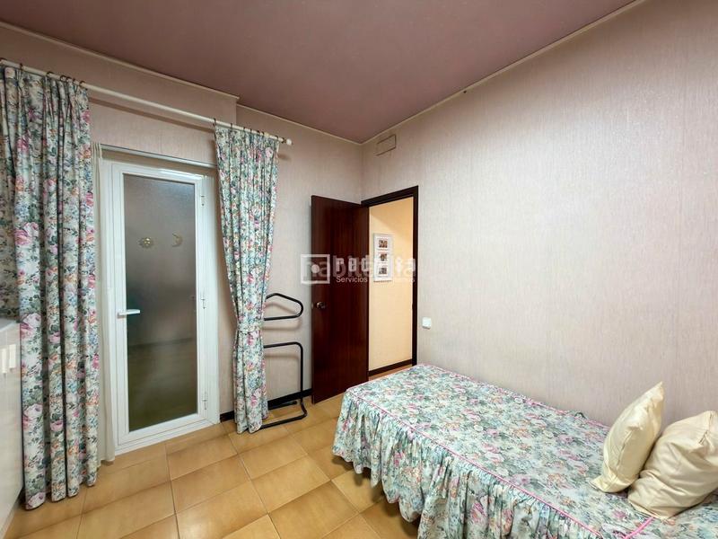 Foto 26e60762-a4ee-462b-9e5f-e8cefb03dc10. Etagenwohnung mit heizung in El Camp de l´Arpa del Clot Barcelona