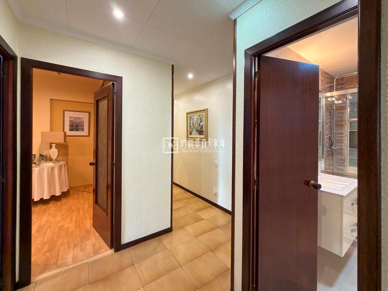 Foto 328d12e2-04b8-45b7-a6f1-fcb0b34f450b. Etagenwohnung mit heizung in El Camp de l´Arpa del Clot Barcelona