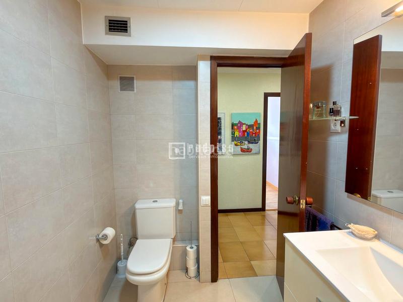 Foto cfe80886-e6cf-476e-b7b1-62b75b5ba6f0. Etagenwohnung mit heizung in El Camp de l´Arpa del Clot Barcelona