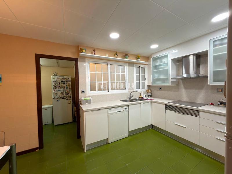 Foto d82d0bd2-028c-466c-b429-d19da93168a4. Etagenwohnung mit heizung in El Camp de l´Arpa del Clot Barcelona