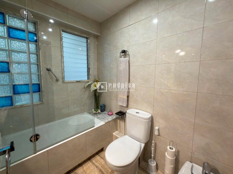 Foto eaa1b976-231f-4593-b4c9-3303a2eafad0. Etagenwohnung mit heizung in El Camp de l´Arpa del Clot Barcelona