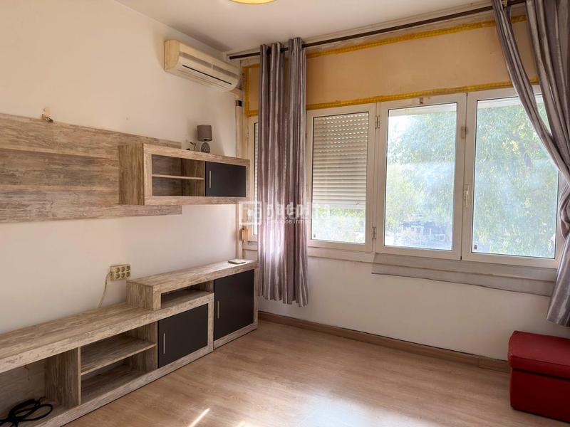 Foto 89c864c1-a328-4654-8f3c-b43b1896f77e. Flat in El Camp de l´Arpa del Clot Barcelona