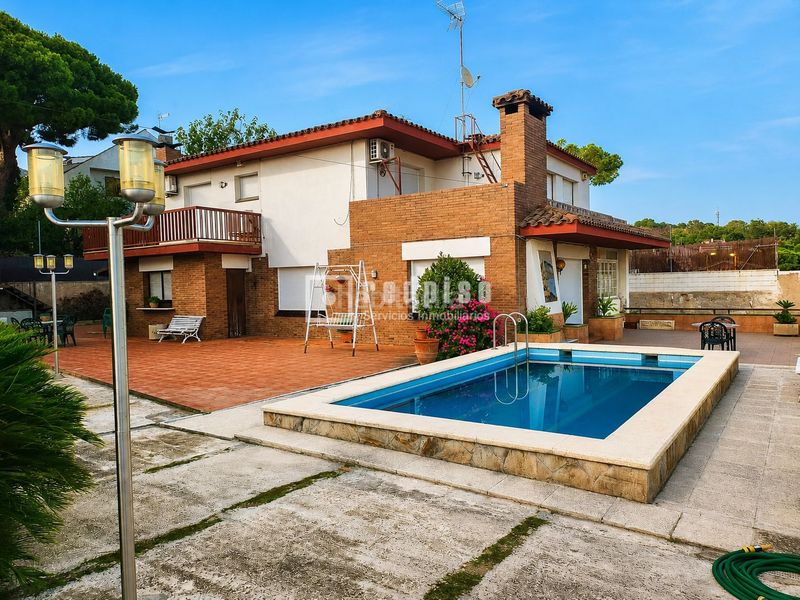 Foto 688bfe7b-42c7-4636-b329-df6d4033b06b. Casa amb calefacció aparcament piscina a Mas Ram Badalona