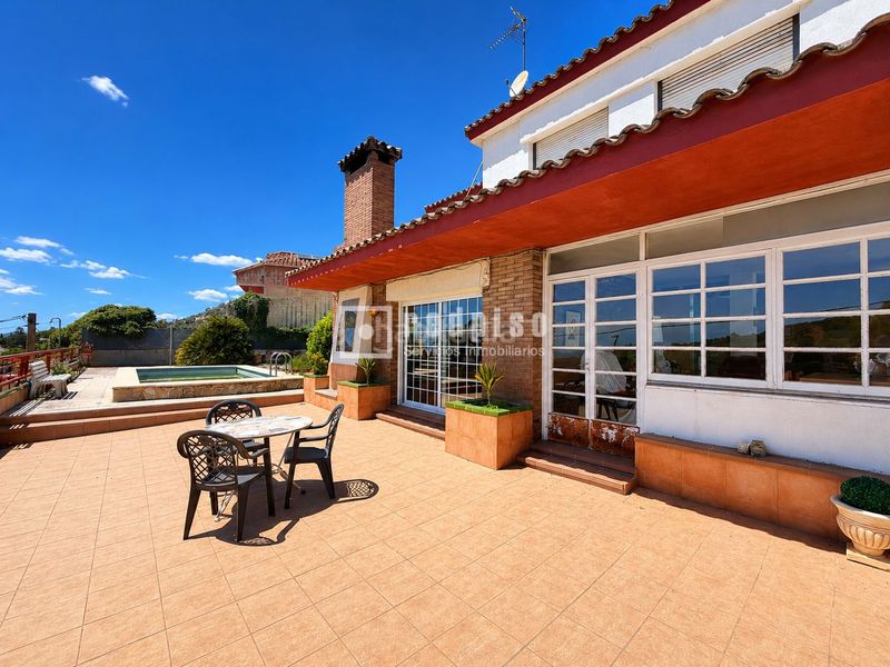 Foto a353a2b3-2b07-4012-bb89-b0ad8f33ddce. Casa amb calefacció aparcament piscina a Mas Ram Badalona