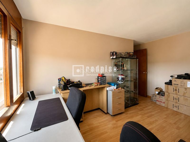 Foto a6598fce-6b2e-4fe8-9a98-48410160579e. Casa amb calefacció aparcament piscina a Mas Ram Badalona