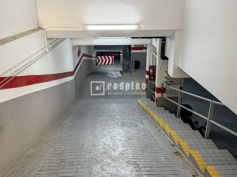 Foto 04d68288-7af7-4f98-96b1-716203091514. Aparcament cotxe a Sagrada Família Barcelona