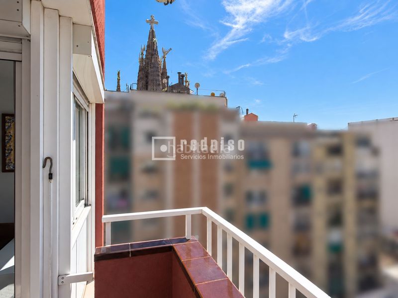 Foto fea1521d-968a-4ab5-a3bf-fe132d66ae28. Pis amb calefacció aparcament a Sagrada Família Barcelona