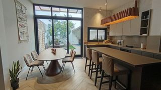 Ground floor in Eixample. Planta baja con patio de 60m2 a estrenar