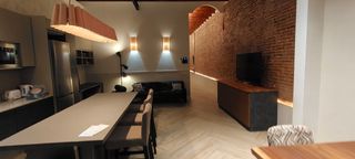 Ground floor in Eixample. Planta baja con patio de 60m2 a estrenar