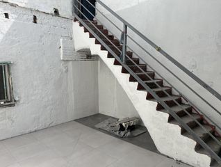 Casa  Carrer de la indústria. Ideal inversor