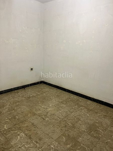 Foto d6744c27-a394-467b-9f00-d399957a7b44. Casa adossada amb xemeneia a Els Molins Mataró