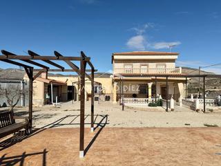 Chalet à Hondón de las Nieves. Chalet en venta en hondon de las nieves, 3 dormitorios.