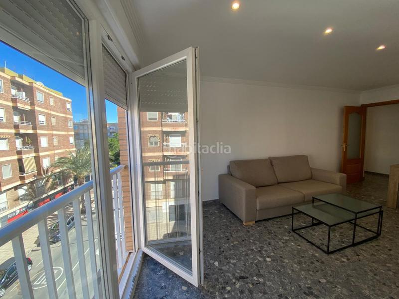 Foto b8a9b767-04b9-4753-915a-b9e6ebf3bb46. Location appartement avec chauffage dans El Altet Elche / Elx