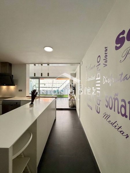 Foto 3c4b61b8-be4d-4e05-a7a9-8ddd8ba6f210. Casa adosada  en venta en centro, 4 dormitorios. en Aspe
