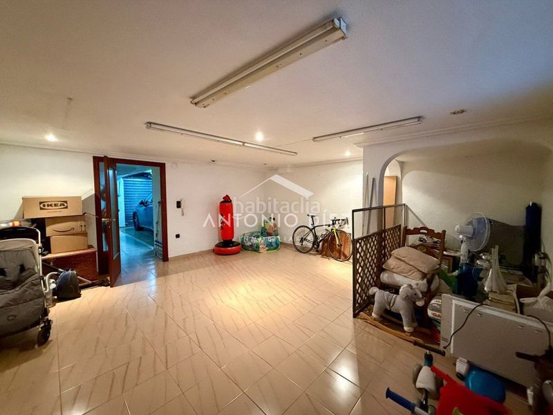 Foto a1ab580f-b8b7-4219-9d70-5cdceb7efe5d. Casa adosada  en venta en centro, 4 dormitorios. en Aspe