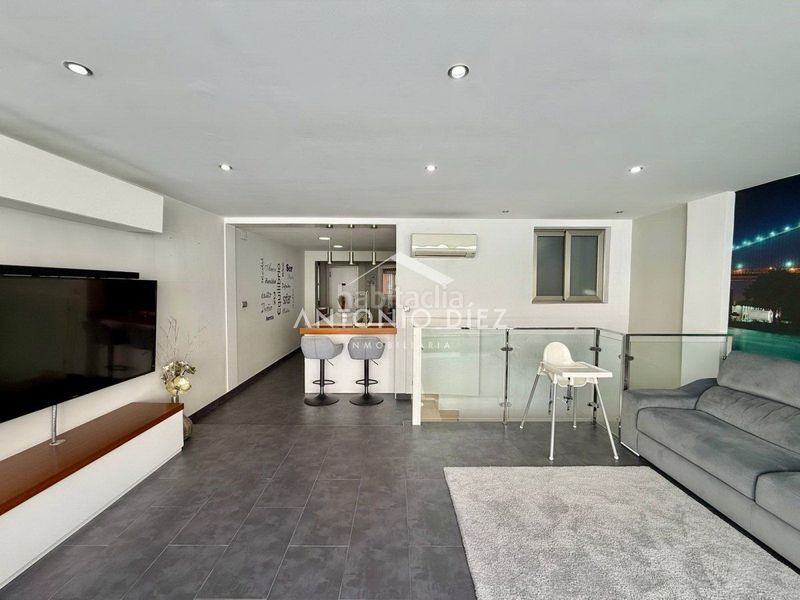 Foto a77c3615-a523-4893-a638-f5235a2b2842. Casa adosada  en venta en centro, 4 dormitorios. en Aspe