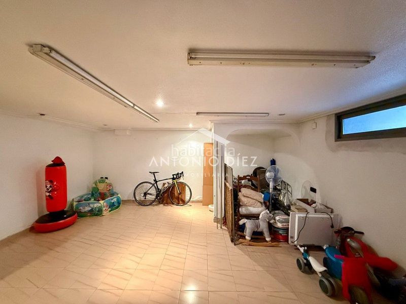 Foto e217ee1c-b844-4d7b-b5a3-165fbc3a2fd4. Casa adosada  en venta en centro, 4 dormitorios. en Aspe