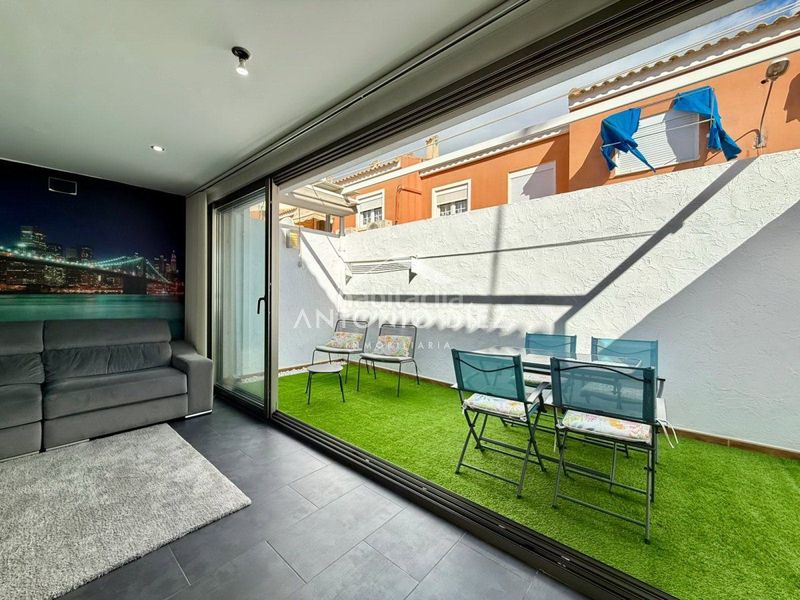 Foto fe5b7f5c-b8fd-4bf6-8f3d-0382d1653af7. Casa adosada  en venta en centro, 4 dormitorios. en Aspe