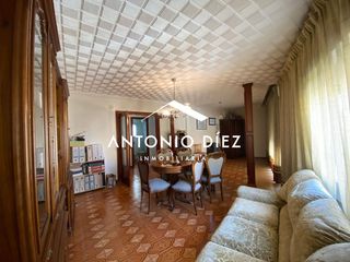 Casa a La Serranica-Sagrado Corazón. Casa en venta en centro, 4 dormitorios.