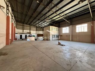 Nave industrial en Las Fuentes-Los Cipreses. Nave industrial en venta en caminico de elche, 4 dormitorios.