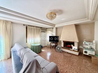 Piso en La Serranica-Sagrado Corazón. Piso en venta en centro, 3 dormitorios.