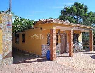 Casa  Calle la tossa. Casa en la torre de claramunt les pinedes darmengol