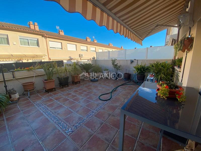 Foto ba2415bc-a701-4541-a85c-27b573c7847d. Casa amb aparcament a Masquefa