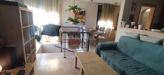 Casa en Piera. Casa pareada junto con terreno, garaje y almacen de dos plantas