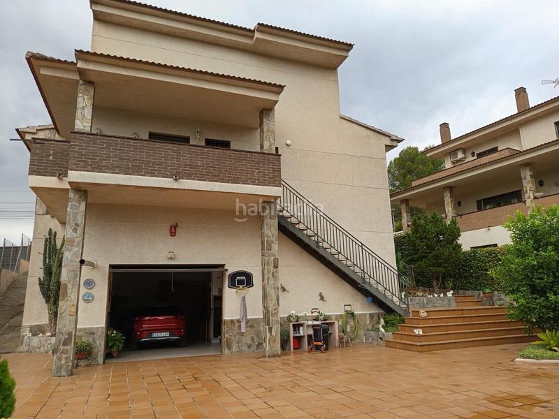 Foto c98d6409-7491-4cf9-8f49-8b15d2db2f82. Chalet con riscaldamento parcheggio piscina in Abrera