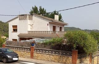 Chalet in Corbera de Llobregat. Casa a 4 vientos corbera de llobregat