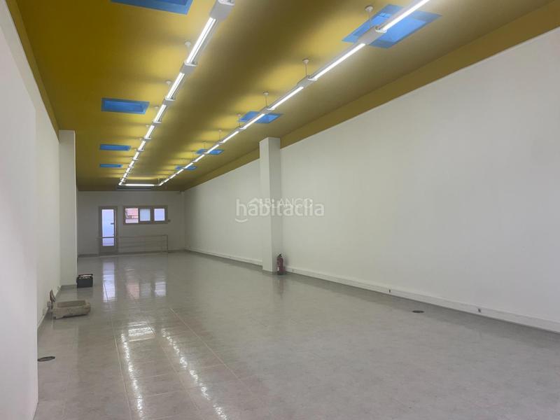 Foto 18b3997a-b4d8-49f5-85e4-6d8548c90a0c. Lloguer local comercial a Pobla de Claramunt (La)